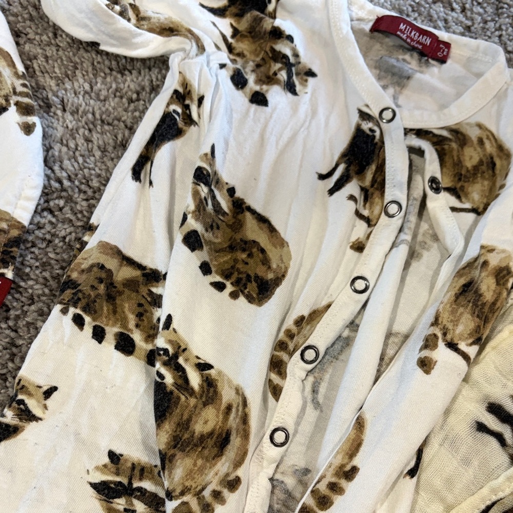 Milkbarn Cream Raccoon Print Kids Footie - Picture 2 of 2